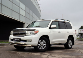 Подержанный автомобиль Toyota Land Cruiser Suv 2008 года (1 фото)