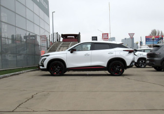 Подержанный автомобиль Omoda C5 2022 года (8 фото)