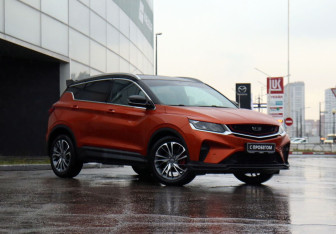 Подержанный автомобиль Geely Coolray 2020 года (3 фото)