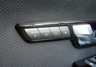 Подержанный автомобиль Land Rover Range Rover Evoque 2012 года (21 фото)