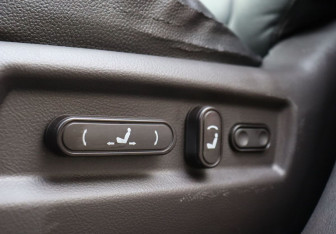 Подержанный автомобиль Hyundai Santa Fe 2011 года (17 фото)