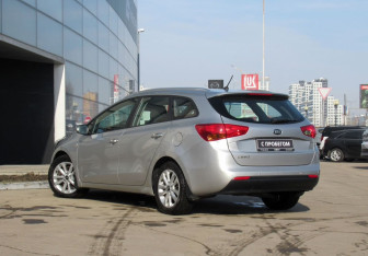 Подержанный автомобиль Kia Ceed Wagon 2015 года (7 фото)