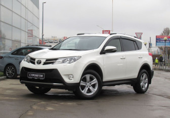 Подержанный автомобиль Toyota RAV4 2014 года (1 фото)