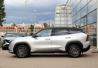 Подержанный автомобиль Geely Atlas 2024 года (8 фото)