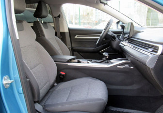 Подержанный автомобиль Geely Emgrand 2023 года (11 фото)