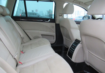 Подержанный автомобиль Skoda Superb Wagon 2012 года (20 фото)