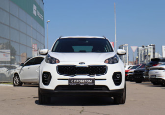 Подержанный автомобиль Kia Sportage 2018 года (2 фото)