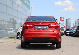 Подержанный автомобиль Kia Rio Sedan 2013 года (6 фото)
