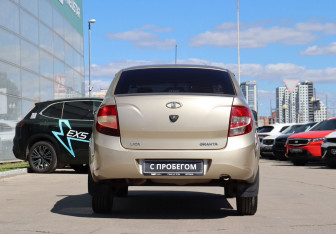 Подержанный автомобиль LADA (ВАЗ) Granta Sedan 2013 года (6 фото)