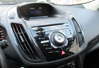 Подержанный автомобиль Ford Kuga 2013 года (16 фото)