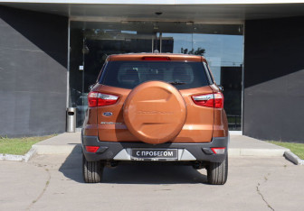 Подержанный автомобиль Ford EcoSport 2017 года (6 фото)