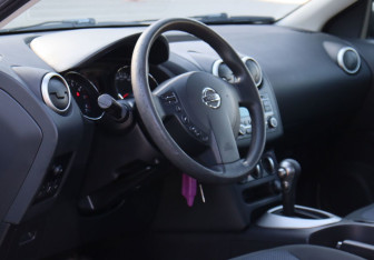 Подержанный автомобиль Nissan Qashqai 2012 года (14 фото)