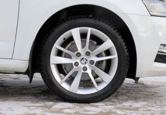 Подержанный автомобиль Skoda Octavia Liftback 2018 года (9 фото)