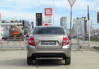 Подержанный автомобиль LADA (ВАЗ) Granta Sedan 2021 года (6 фото)
