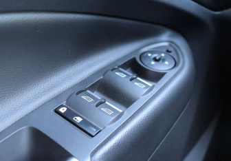 Подержанный автомобиль Ford Kuga 2016 года (18 фото)