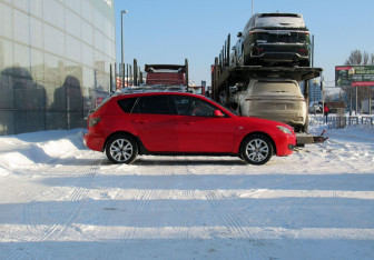 Подержанный автомобиль Mazda 3 Hatchback 2006 года (4 фото)