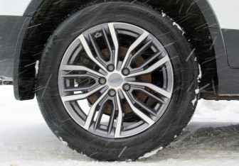 Подержанный автомобиль Geely Atlas Pro 2023 года (9 фото)