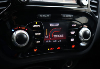 Подержанный автомобиль Nissan Juke 2013 года (18 фото)