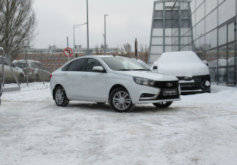 Подержанный автомобиль LADA (ВАЗ) Vesta Sedan 2017 года (3 фото)