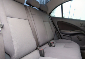 Подержанный автомобиль Nissan Almera Sedan 2004 года (12 фото)