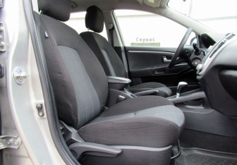 Подержанный автомобиль Kia Ceed Wagon 2011 года (11 фото)