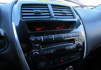 Подержанный автомобиль Citroen C4 Aircross 2012 года (14 фото)