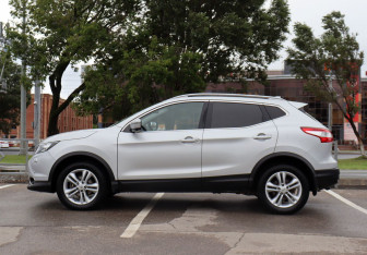 Подержанный автомобиль Nissan Qashqai 2017 года (8 фото)