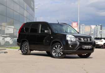Подержанный автомобиль Nissan X-Trail 2011 года (3 фото)