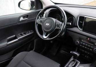 Подержанный автомобиль Kia Sportage 2017 года (18 фото)