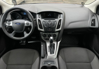 Подержанный автомобиль Ford Focus Hatchback 2014 года (13 фото)