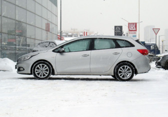 Подержанный автомобиль Kia Ceed Wagon 2015 года (8 фото)