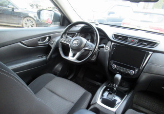 Подержанный автомобиль Nissan X-Trail 2019 года (11 фото)