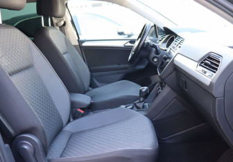 Подержанный автомобиль Volkswagen Tiguan 2018 года (11 фото)