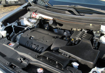 Подержанный автомобиль Mitsubishi Outlander 2016 года (22 фото)