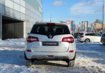 Подержанный автомобиль Renault Koleos 2014 года (6 фото)