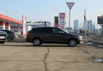 Подержанный автомобиль LADA (ВАЗ) Vesta Wagon 2021 года (4 фото)