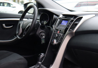 Подержанный автомобиль Hyundai i30 Hatchback 2012 года (13 фото)