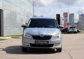 Подержанный автомобиль Skoda Fabia Hatchback 2010 года (2 фото)