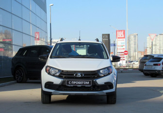 Подержанный автомобиль LADA (ВАЗ) Granta Wagon 2023 года (2 фото)