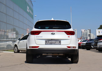Подержанный автомобиль Kia Sportage 2018 года (6 фото)