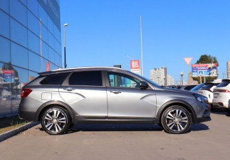 Подержанный автомобиль LADA (ВАЗ) Vesta Wagon 2020 года (4 фото)