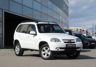 Подержанный автомобиль Chevrolet Niva 2014 года (3 фото)