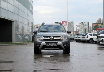 Подержанный автомобиль Renault Duster 2020 года (2 фото)
