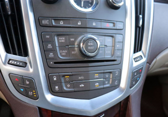 Подержанный автомобиль Cadillac SRX 2012 года (19 фото)