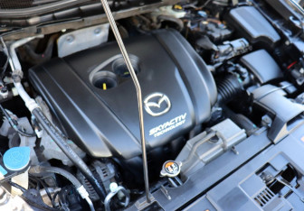 Подержанный автомобиль Mazda CX-5 2014 года (21 фото)