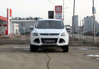 Подержанный автомобиль Ford Kuga 2013 года (2 фото)