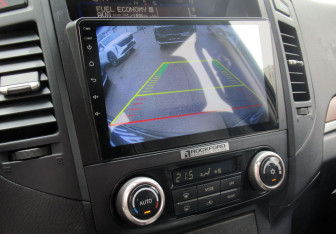 Подержанный автомобиль Mitsubishi Pajero 2008 года (21 фото)