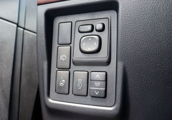 Подержанный автомобиль Toyota Land Cruiser Prado 2017 года (21 фото)