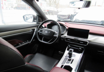 Подержанный автомобиль Geely Coolray 2020 года (14 фото)