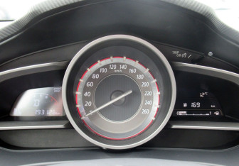 Подержанный автомобиль Mazda 3 Sedan 2013 года (19 фото)